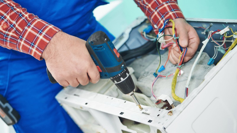 Küçükçekmece Vestfrost Vestfrost çamaşır makinesi kart tamiri – Su almama arızası orijinal parça ile giderildi. - Teknik servis örneği